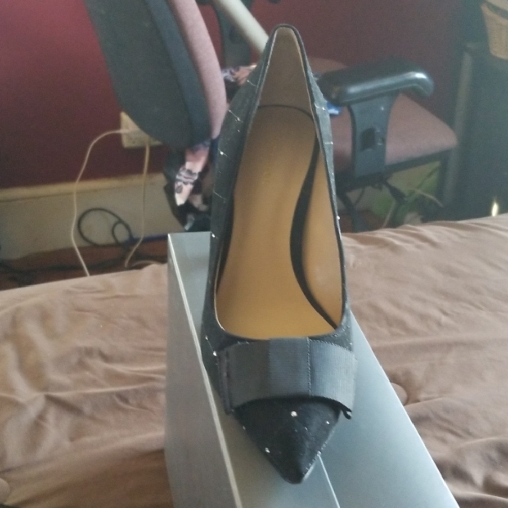 Pumps - Picture 2 of 4